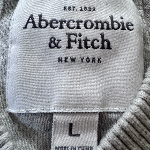 Abercrombie & Fitch Muscle Fit V-neck Sweater Men Size Large - Picture 4 of 6